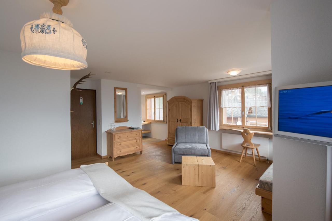 Hotel Garni Postigliun Andiast Andest Номер фото